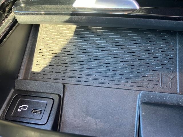 ＧＬＡクラス ＧＬＡ２００ｄ　４マチック　ＡＭＧライン　ユーザー様お下取り／ＡＭＧライン／アドバンストパッケージ／ＡＭＧレザーエクスクルーシブパッケージ／パノラミックスライディングルーフ／デジタルホワイト／本革シート／ヘッドアップディスプレイ（30枚目）