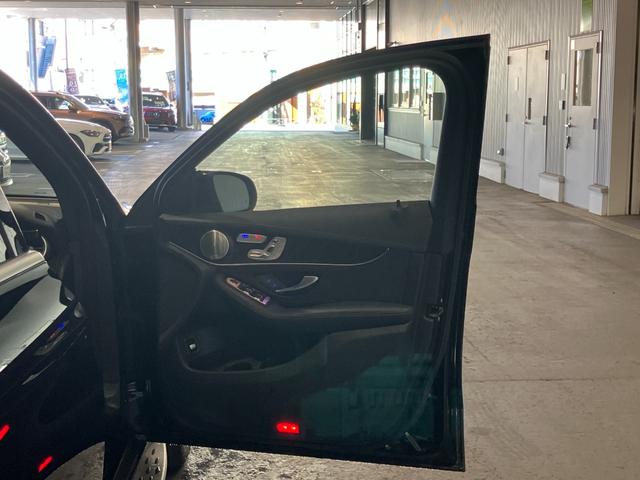 ＧＬＣ ＧＬＣ３００　４マチック　ＡＭＧライン　ユーザー様買取車／／レザーエクスクルーシブパッケージ／パノラミックスライディングルーフ／ヘッドアップディスプレイ／マルチビームＬＥＤヘッドライト／ＡＩＲ　ＢＯＤＹ　ＣＯＮＴＲＯＬサスペンション（12枚目）