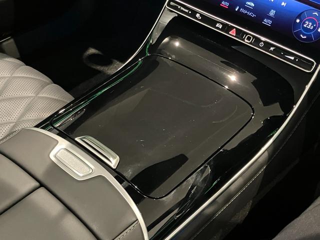 �����Z�f�X�E�x���c�����q�̍ŐV�̃V���[���[���ɂ́A��^���j�^�[������Ő�[�̃����Z�f�X�E�x���c�����̊������܂��I�����W����̂��߁A�V��̈������ł��A���������Ƃ��Ԃ�����������X�܂ł������܂��I