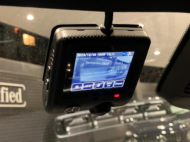 �����Z�f�X�E�x���c�����q�̍ŐV�̃V���[���[���ɂ́A��^���j�^�[������Ő�[�̃����Z�f�X�E�x���c�����̊������܂��I�����W����̂��߁A�V��̈������ł��A���������Ƃ��Ԃ�����������X�܂ł������܂��I