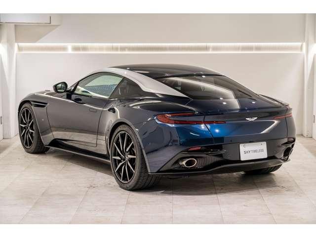 ＤＢ１１ ローンチエディション　オーセラスティール　オーロラブルー　クリームトリュフ　アンブレラ　サテンチョップドカーボン　アダプティブクルーズコントロール　ブラインドスポットモニター　ドライブレコーダー（8枚目）