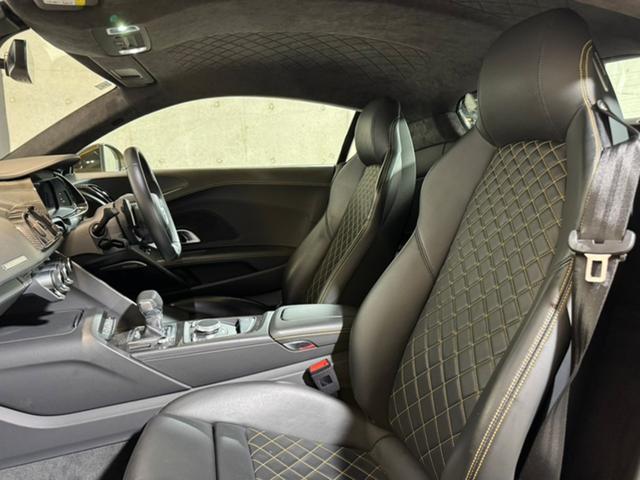 R8 V10 パフォーマンス FSI クワトロ 4WD B&Oサウンド/ファインナッパレザー/カーボンブレーキ/カーボンエクステリア&インテリア/フロントプロテクション施工/アルカンターラルーフ/ダイナミックステアリング/バックカメラ(7枚目)