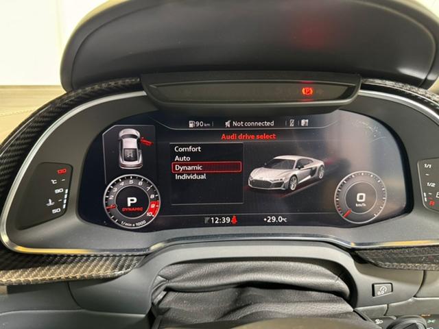 R8 V10 パフォーマンス FSI クワトロ 4WD B&Oサウンド/ファインナッパレザー/カーボンブレーキ/カーボンエクステリア&インテリア/フロントプロテクション施工/アルカンターラルーフ/ダイナミックステアリング/バックカメラ(9枚目)