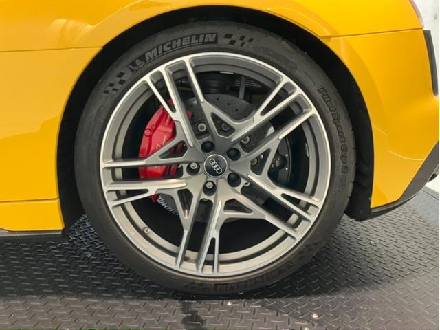 R8 V10 パフォーマンス FSI クワトロ 4WD B&Oサウンド/ファインナッパレザー/カーボンブレーキ/カーボンエクステリア&インテリア/フロントプロテクション施工/アルカンターラルーフ/ダイナミックステアリング/バックカメラ(13枚目)