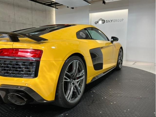 R8 V10 パフォーマンス FSI クワトロ 4WD B&Oサウンド/ファインナッパレザー/カーボンブレーキ/カーボンエクステリア&インテリア/フロントプロテクション施工/アルカンターラルーフ/ダイナミックステアリング/バックカメラ(16枚目)