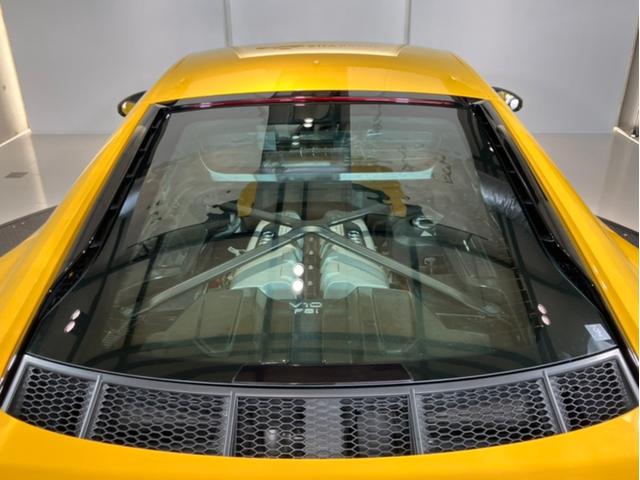 R8 V10 パフォーマンス FSI クワトロ 4WD B&Oサウンド/ファインナッパレザー/カーボンブレーキ/カーボンエクステリア&インテリア/フロントプロテクション施工/アルカンターラルーフ/ダイナミックステアリング/バックカメラ(21枚目)
