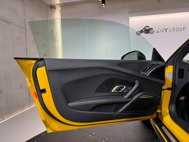 R8 V10 パフォーマンス FSI クワトロ 4WD B&Oサウンド/ファインナッパレザー/カーボンブレーキ/カーボンエクステリア&インテリア/フロントプロテクション施工/アルカンターラルーフ/ダイナミックステアリング/バックカメラ(31枚目)