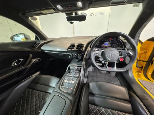 R8 V10 パフォーマンス FSI クワトロ 4WD B&Oサウンド/ファインナッパレザー/カーボンブレーキ/カーボンエクステリア&インテリア/フロントプロテクション施工/アルカンターラルーフ/ダイナミックステアリング/バックカメラ(33枚目)