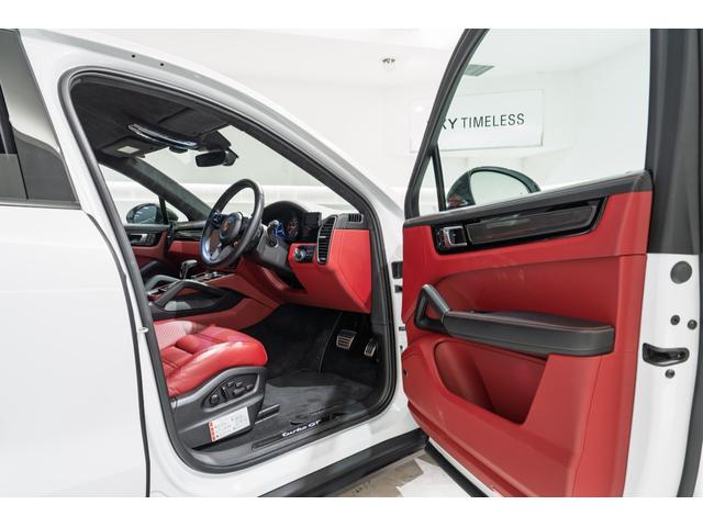 カイエンクーペ カイエンターボGT クーペ ティプトロニックS 20インチGTデザインAW/18wayアダプティブスポーツシート/ベンチレーション(フロント)/アンビエントライト/プライバシーガラス/BOSEサウンドシステム/LEDマトリクス(11枚目)