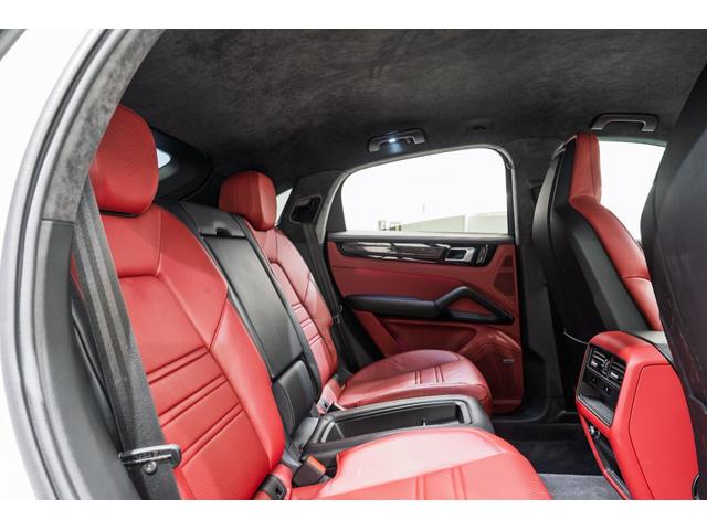 カイエンクーペ カイエンターボGT クーペ ティプトロニックS 20インチGTデザインAW/18wayアダプティブスポーツシート/ベンチレーション(フロント)/アンビエントライト/プライバシーガラス/BOSEサウンドシステム/LEDマトリクス(26枚目)