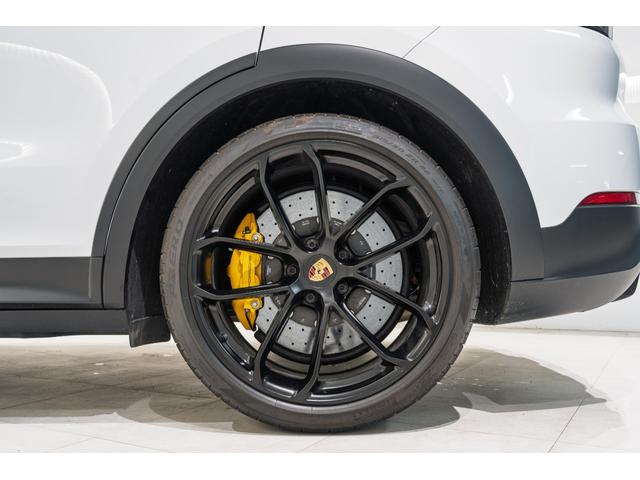 カイエンクーペ カイエンターボGT クーペ ティプトロニックS 20インチGTデザインAW/18wayアダプティブスポーツシート/ベンチレーション(フロント)/アンビエントライト/プライバシーガラス/BOSEサウンドシステム/LEDマトリクス(30枚目)