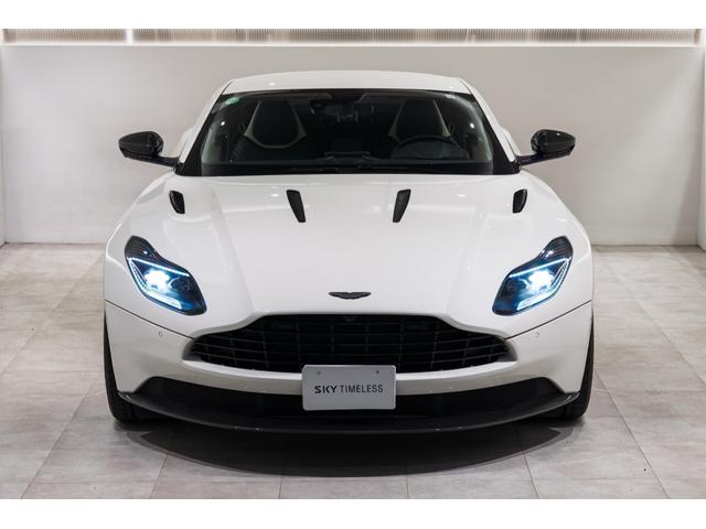 DB11 AMR 左H/カーボンファイバーエクステリア/プレミアムオーディオ/レッドキャリパー/カーボンファイバードアハンドル/カーボンファイバードアミラー/鍛造AMRホイール(19枚目)