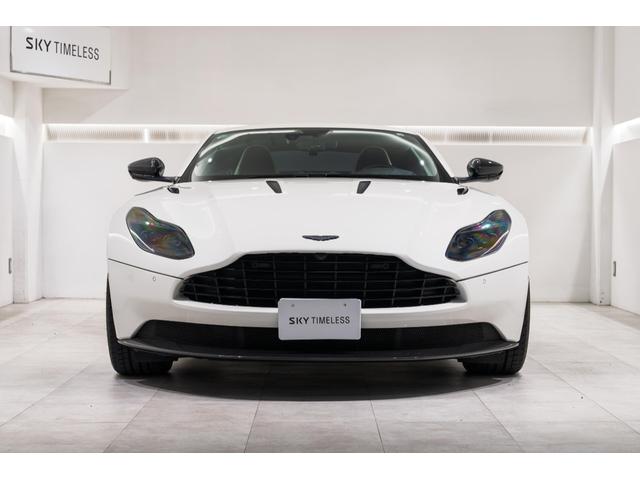 DB11 AMR 左H/カーボンファイバーエクステリア/プレミアムオーディオ/レッドキャリパー/カーボンファイバードアハンドル/カーボンファイバードアミラー/鍛造AMRホイール(28枚目)