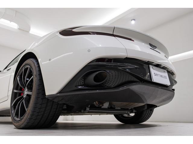 DB11 AMR 左H/カーボンファイバーエクステリア/プレミアムオーディオ/レッドキャリパー/カーボンファイバードアハンドル/カーボンファイバードアミラー/鍛造AMRホイール(35枚目)