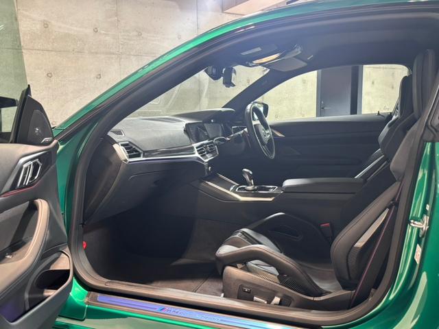 Ｍ４ Ｍ４クーペ　コンペティション　Ｍ・カーボンバケットシート／カーボンファイバーインテリアトリム／レーザーライト／ＨＵＤ／Ｍ・カーボンエクステリアＰＫＧ／Ｈａｒｍａｎ　Ｋａｒｄｏｎ（10枚目）