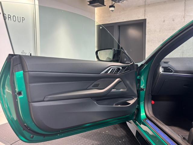 Ｍ４ Ｍ４クーペ　コンペティション　Ｍ・カーボンバケットシート／カーボンファイバーインテリアトリム／レーザーライト／ＨＵＤ／Ｍ・カーボンエクステリアＰＫＧ／Ｈａｒｍａｎ　Ｋａｒｄｏｎ（11枚目）