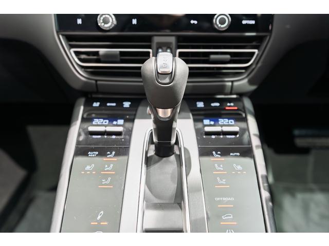 マカン マカンＧＴＳ　スポクロ　スポエグ　Ｐルーフ　ＢＯＳＥ　エアーサスペンション　サラウンドビューシステム　ＬＥＤライティングシステム　アダプティブクルーズコントロール　レーンキーピングアシスト　パワーステアリングプラス（7枚目）