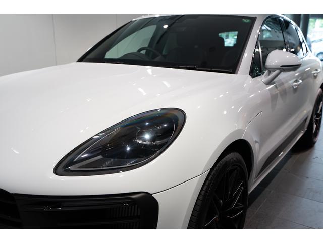 マカン マカンＧＴＳ　スポクロ　スポエグ　Ｐルーフ　ＢＯＳＥ　エアーサスペンション　サラウンドビューシステム　ＬＥＤライティングシステム　アダプティブクルーズコントロール　レーンキーピングアシスト　パワーステアリングプラス（17枚目）
