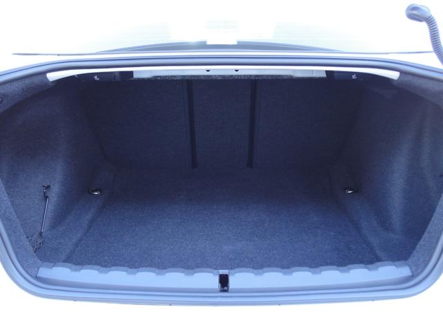 ２シリーズ ２２０ｉクーペ　Ｍスポーツ　シートヒーター　パドルシフト　電動シートメモリー付　ヘッドアップディスプレイ　コンフォートアクセス　パーキングアシスト　リバースアシスト　レーンアシスト　ＥＴＣ２．０　ＬＥＤライト　バックカメラ（10枚目）