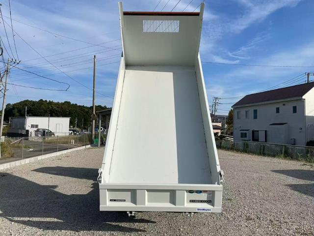 キャンター 全低床ダンプ 積載3t 標準10尺 5MT 全低床 ETC 鳥居上部角出し+枕木 助手席電動格納ミラー AM/FMラジオ(Bluetooth付) AdBlue LEDヘッドライト&LEDフォグランプ 4ナンバー(10枚目)