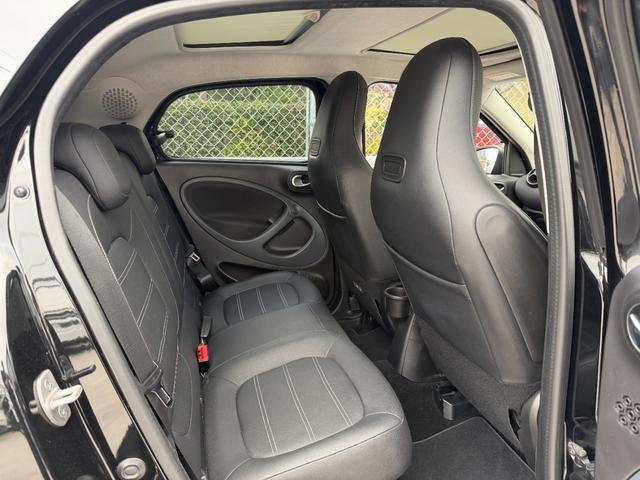 スマートフォーフォー BRABUS スポーツ 9インチナビ バックカメラ TV ディーラーメンテナンス 記録簿 360°ドラレコ ガラスルーフ シートヒーター カーボン調 ETC(46枚目)