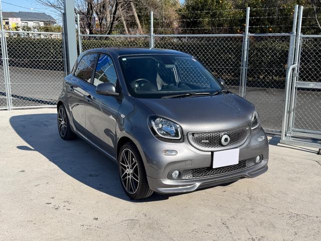 スマートフォーフォー ＢＲＡＢＵＳ　エクスクルーシブ　ナビ　バックカメラ　ドラレコ　ＥＴＣ　ガラスルーフ　レザーシート　シートヒーター（8枚目）