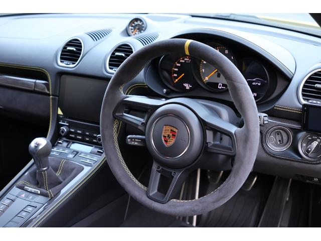 ７１８ケイマン ７１８ケイマンＧＴ４　ＬＥＤ４灯ＰＤＬＳプラス　６速ＭＴ　オールレザーインテリア　ヒーター　電動ミラーバックカメラ　禁煙（4枚目）