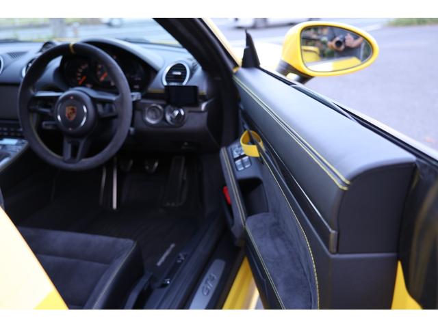７１８ケイマン ７１８ケイマンＧＴ４　ＬＥＤ４灯ＰＤＬＳプラス　６速ＭＴ　オールレザーインテリア　ヒーター　電動ミラーバックカメラ　禁煙（30枚目）