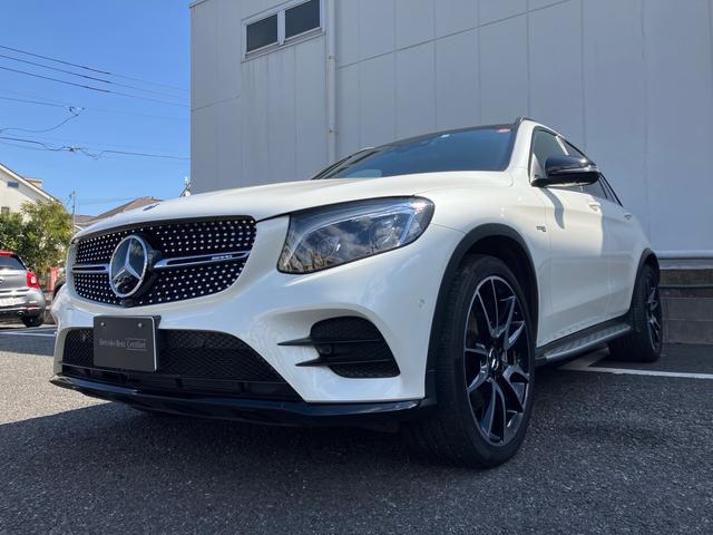 ＧＬＣ４３　４マチック　４ＷＤ　認定中古車　パノラミックルーフ　オートハイビーム　レーンキープ　ディストロニック　Ｂカメラ　キーレスゴー　フルセグＴＶ　ＬＥＤライト　禁煙　ＰＴＳ　アイドリングＳＴＯＰ　スマートキー　ナビＴＶ　パワーシート　本革(4枚目)