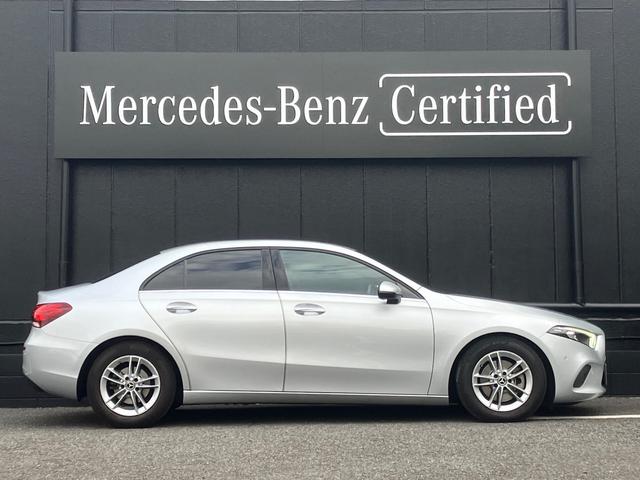 Aクラスセダン A200d セダン ディーゼルターボ 弊社社有車 ワイヤレスチャージング レーダーセーフティパッケージ パワーシート 禁煙車 スマートキー レーダーセーフティ パーキングアシスト 電動シート ナビTV ETC(5枚目)