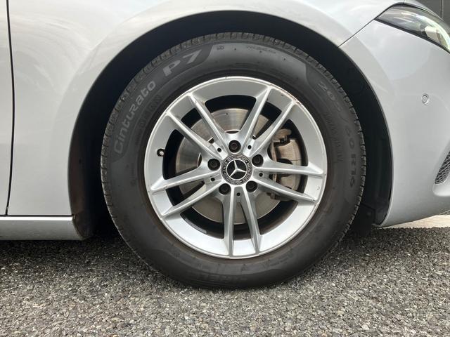 Aクラスセダン A200d セダン ディーゼルターボ 弊社社有車 ワイヤレスチャージング レーダーセーフティパッケージ パワーシート 禁煙車 スマートキー レーダーセーフティ パーキングアシスト 電動シート ナビTV ETC(6枚目)