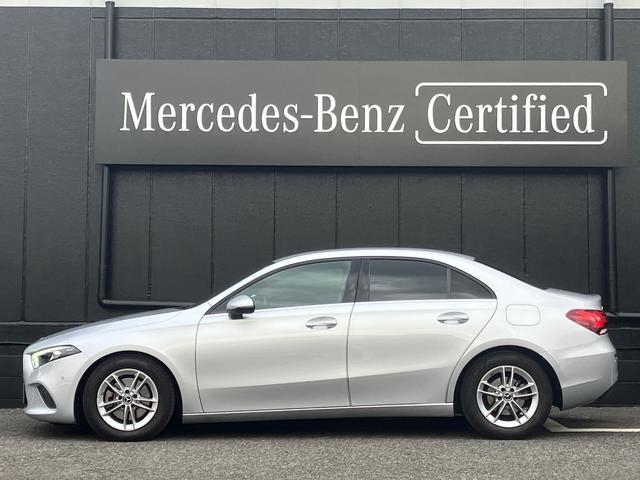 Aクラスセダン A200d セダン ディーゼルターボ 弊社社有車 ワイヤレスチャージング レーダーセーフティパッケージ パワーシート 禁煙車 スマートキー レーダーセーフティ パーキングアシスト 電動シート ナビTV ETC(8枚目)