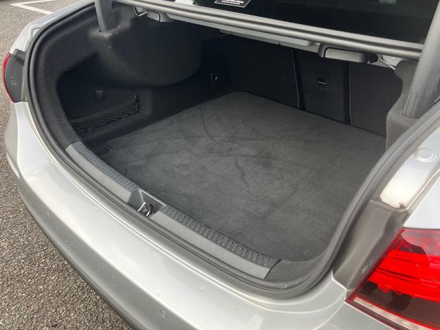 Aクラスセダン A200d セダン ディーゼルターボ 弊社社有車 ワイヤレスチャージング レーダーセーフティパッケージ パワーシート 禁煙車 スマートキー レーダーセーフティ パーキングアシスト 電動シート ナビTV ETC(15枚目)