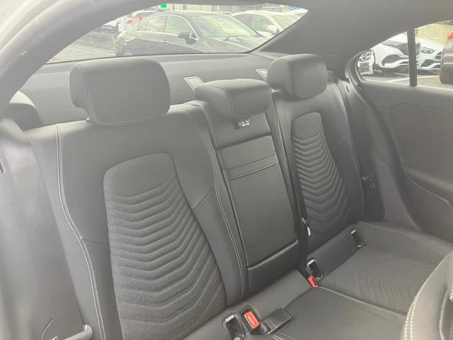 Aクラスセダン A200d セダン ディーゼルターボ 弊社社有車 ワイヤレスチャージング レーダーセーフティパッケージ パワーシート 禁煙車 スマートキー レーダーセーフティ パーキングアシスト 電動シート ナビTV ETC(19枚目)