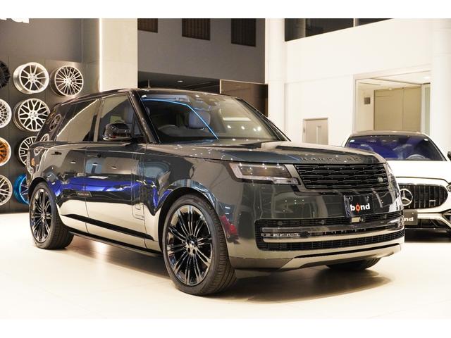 レンジローバー オートバイオグラフィーＤ３００スタンダードホイルベス　コントラストルーフ（ブラック）　シャドーエクステリアパック　２３インチＯＰアルミ　２４ウェイ電動フロントシート＆リアエグゼクティブクラスコンフォートシート　テールゲートイベントスイート　電動ステップ（3枚目）
