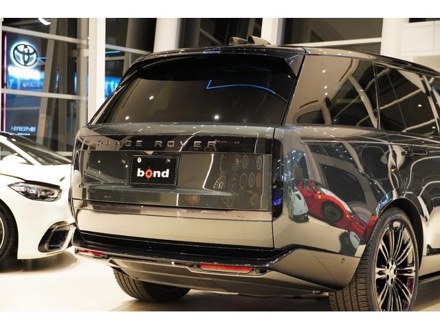 レンジローバー オートバイオグラフィーＤ３００スタンダードホイルベス　コントラストルーフ（ブラック）　シャドーエクステリアパック　２３インチＯＰアルミ　２４ウェイ電動フロントシート＆リアエグゼクティブクラスコンフォートシート　テールゲートイベントスイート　電動ステップ（13枚目）