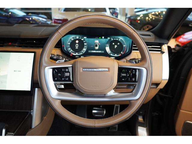 レンジローバー オートバイオグラフィーＤ３００スタンダードホイルベス　コントラストルーフ（ブラック）　シャドーエクステリアパック　２３インチＯＰアルミ　２４ウェイ電動フロントシート＆リアエグゼクティブクラスコンフォートシート　テールゲートイベントスイート　電動ステップ（16枚目）