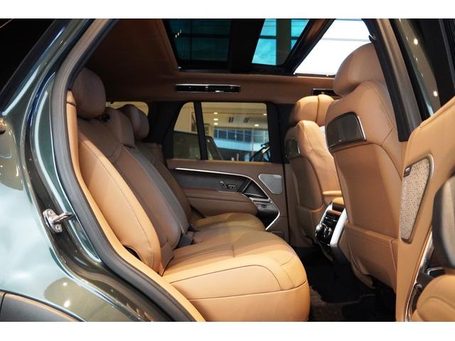 レンジローバー オートバイオグラフィーＤ３００スタンダードホイルベス　コントラストルーフ（ブラック）　シャドーエクステリアパック　２３インチＯＰアルミ　２４ウェイ電動フロントシート＆リアエグゼクティブクラスコンフォートシート　テールゲートイベントスイート　電動ステップ（26枚目）