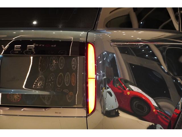 レンジローバー オートバイオグラフィーＤ３００スタンダードホイルベス　コントラストルーフ（ブラック）　シャドーエクステリアパック　２３インチＯＰアルミ　２４ウェイ電動フロントシート＆リアエグゼクティブクラスコンフォートシート　テールゲートイベントスイート　電動ステップ（48枚目）