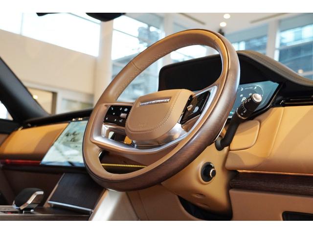 レンジローバー オートバイオグラフィーＤ３００スタンダードホイルベス　コントラストルーフ（ブラック）　シャドーエクステリアパック　２３インチＯＰアルミ　２４ウェイ電動フロントシート＆リアエグゼクティブクラスコンフォートシート　テールゲートイベントスイート　電動ステップ（51枚目）