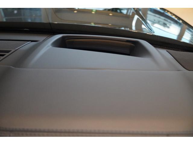 レンジローバー オートバイオグラフィーＤ３００スタンダードホイルベス　コントラストルーフ（ブラック）　シャドーエクステリアパック　２３インチＯＰアルミ　２４ウェイ電動フロントシート＆リアエグゼクティブクラスコンフォートシート　テールゲートイベントスイート　電動ステップ（56枚目）