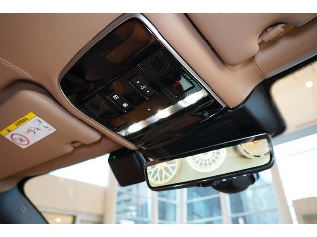 レンジローバー オートバイオグラフィーＤ３００スタンダードホイルベス　コントラストルーフ（ブラック）　シャドーエクステリアパック　２３インチＯＰアルミ　２４ウェイ電動フロントシート＆リアエグゼクティブクラスコンフォートシート　テールゲートイベントスイート　電動ステップ（62枚目）