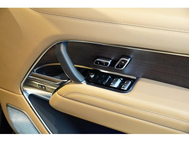 レンジローバー オートバイオグラフィーＤ３００スタンダードホイルベス　コントラストルーフ（ブラック）　シャドーエクステリアパック　２３インチＯＰアルミ　２４ウェイ電動フロントシート＆リアエグゼクティブクラスコンフォートシート　テールゲートイベントスイート　電動ステップ（63枚目）