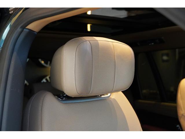 レンジローバー オートバイオグラフィーＤ３００スタンダードホイルベス　コントラストルーフ（ブラック）　シャドーエクステリアパック　２３インチＯＰアルミ　２４ウェイ電動フロントシート＆リアエグゼクティブクラスコンフォートシート　テールゲートイベントスイート　電動ステップ（64枚目）