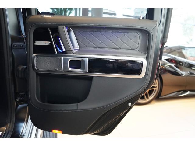 Gクラス G63 電動サイドステップ Gmanufakturプログラムプラス/インテリアプラスPKG マットブラック21インチAMG5ツインスポークAW Gmanufakturボディーカラー(マグノナイトブラック)(23枚目)