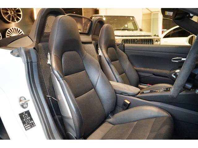 718ボクスター 718ボクスターGTS 4.0 LEDヘッドライト スポーツクロノ スポーツエキゾースト カーボンインテリア レザーシート シートヒーターベンチレーション GTスポーツステアリング パークアシストFR 電格ミラー カーボンシフトノブ(26枚目)