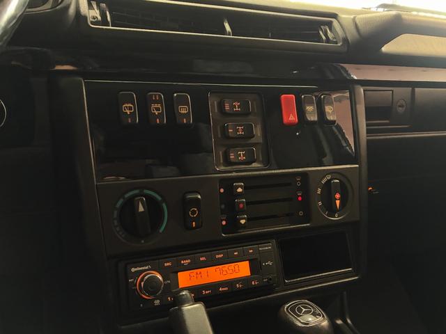 Ｇクラス Ｇ３２０　チャイナブルー　ワイドフェンダー　２０インチＡＷ（マットブラック塗装）　パナメリカーナグリル　デジタルインナーミラー（25枚目）