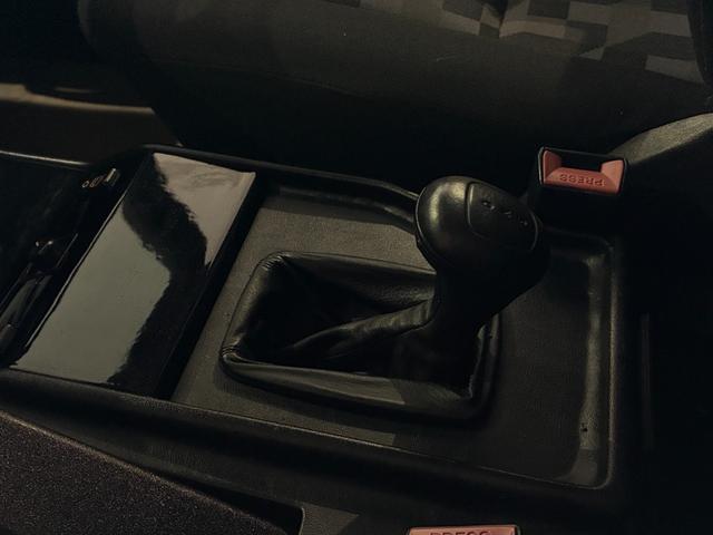 Ｇクラス Ｇ３２０　チャイナブルー　ワイドフェンダー　２０インチＡＷ（マットブラック塗装）　パナメリカーナグリル　デジタルインナーミラー（28枚目）