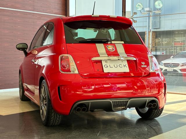 アバルト６９５ トリブートフェラーリ ベースグレード　正規ディーラー車　世界限定１６９６台　左Ｈ　Ｓａｂｅｌｔ製カーボンバケットシート　専用エクステリア　１７インチアロイ（7枚目）