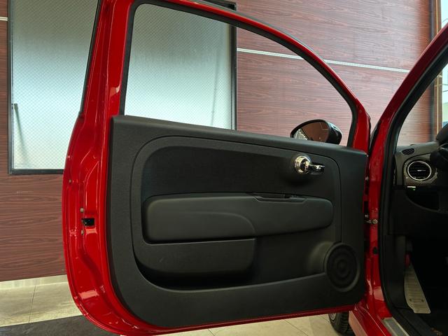 アバルト６９５ トリブートフェラーリ ベースグレード　正規ディーラー車　世界限定１６９６台　左Ｈ　Ｓａｂｅｌｔ製カーボンバケットシート　専用エクステリア　１７インチアロイ（48枚目）